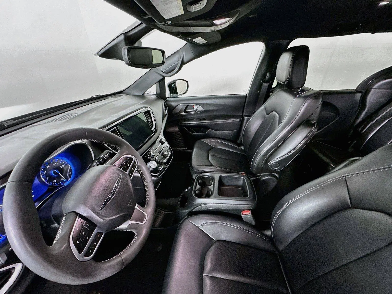 2025 Chrysler Pacifica Select photo 5