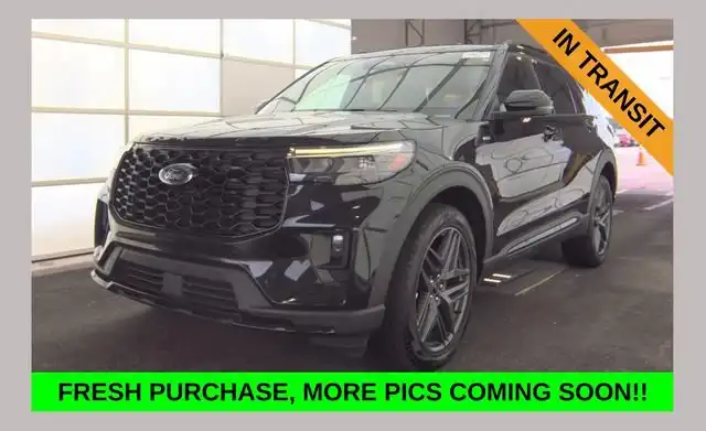 2025 Ford Explorer ST-LINE 4WD (PL535)'s photo