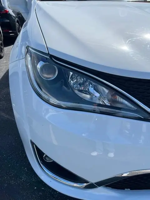 2020 Chrysler Pacifica Touring L Plus photo 3
