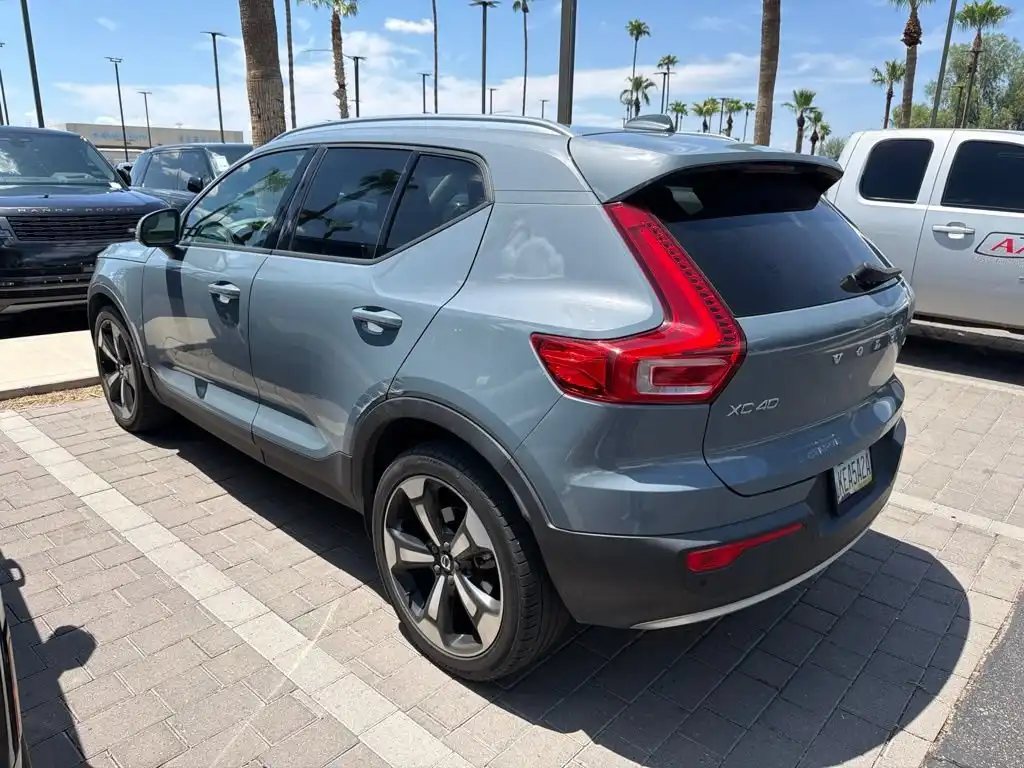 2020 Volvo XC40 T5 Momentum AWD's photo
