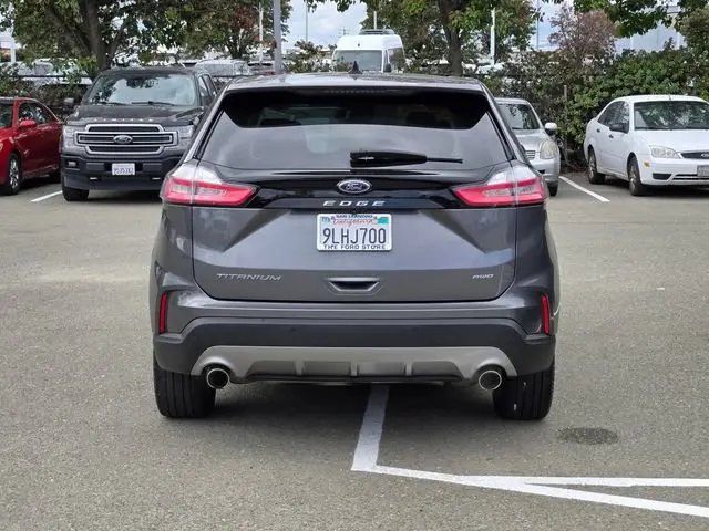 2024 Ford Edge Titanium AWD photo 5