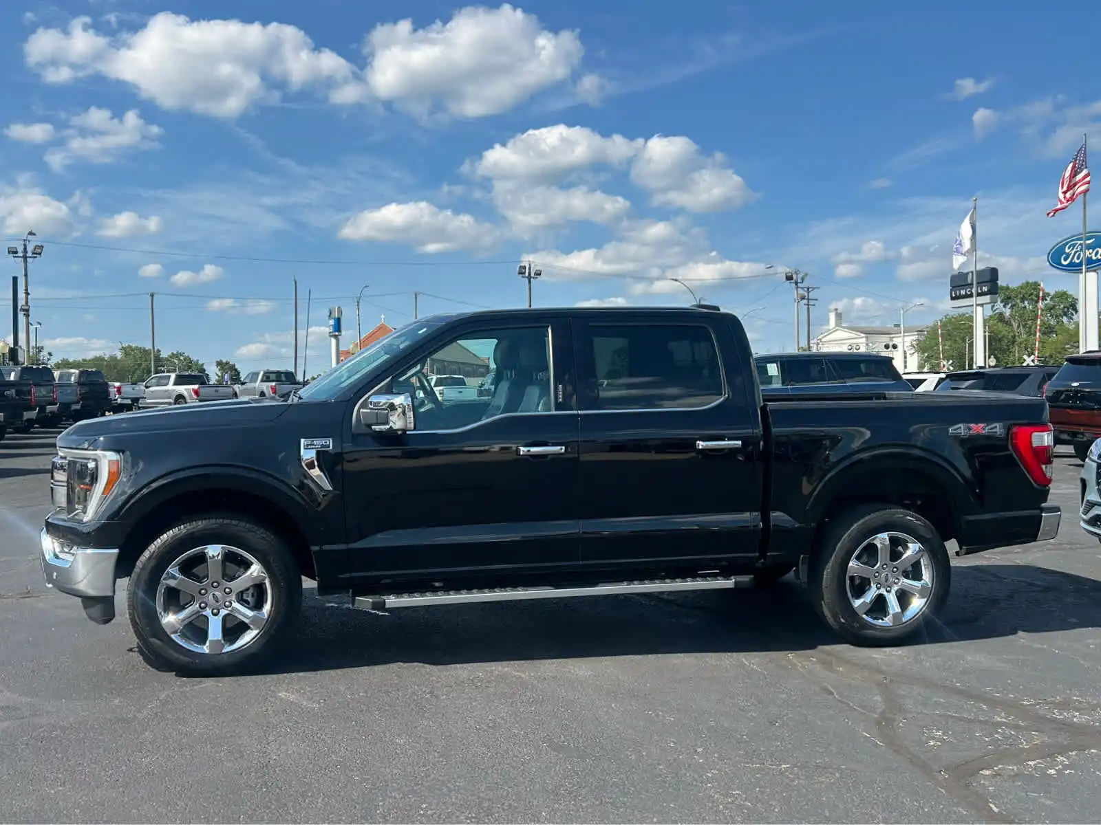 2023 Ford F-150 Lariat 4x4 SuperCrew 5-1/2 Box's photo