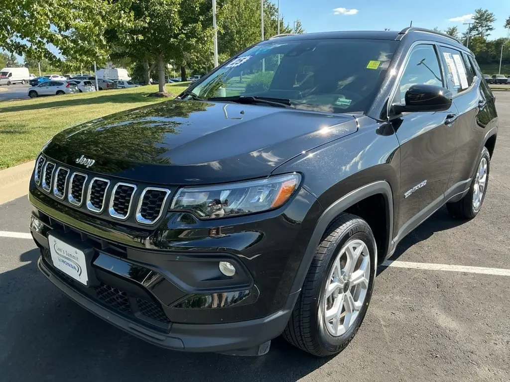 2025 Jeep Compass Latitude 4WD photo 4