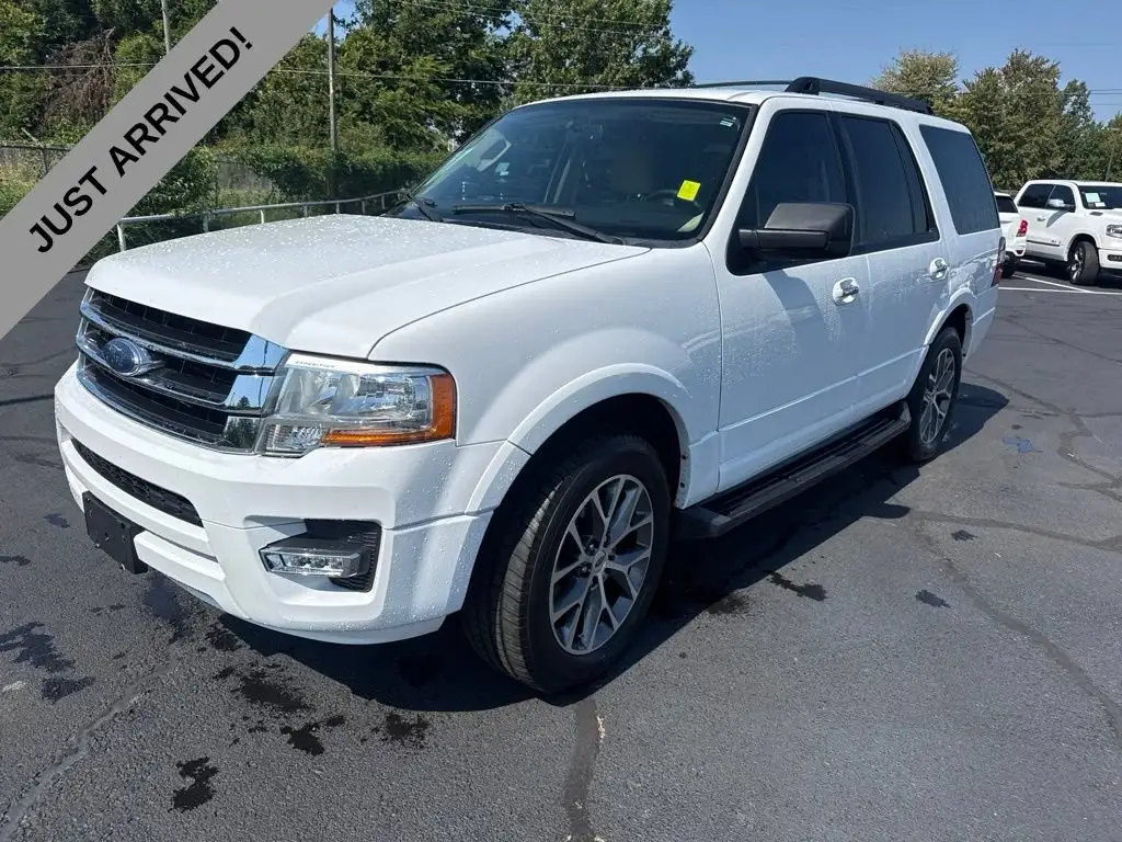 2016 Ford Expedition XLT photo 1