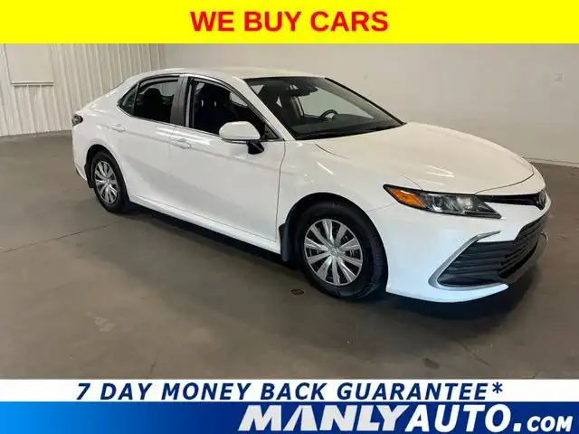 2022 Toyota Camry LE Hybrid's photo