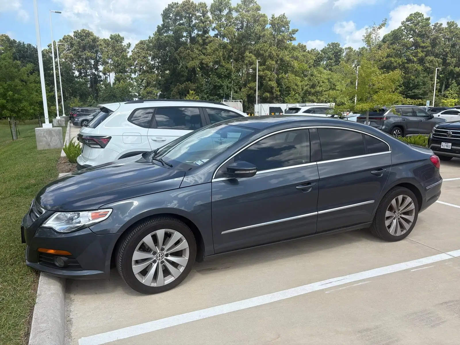 2010 Volkswagen CC Sport's photo