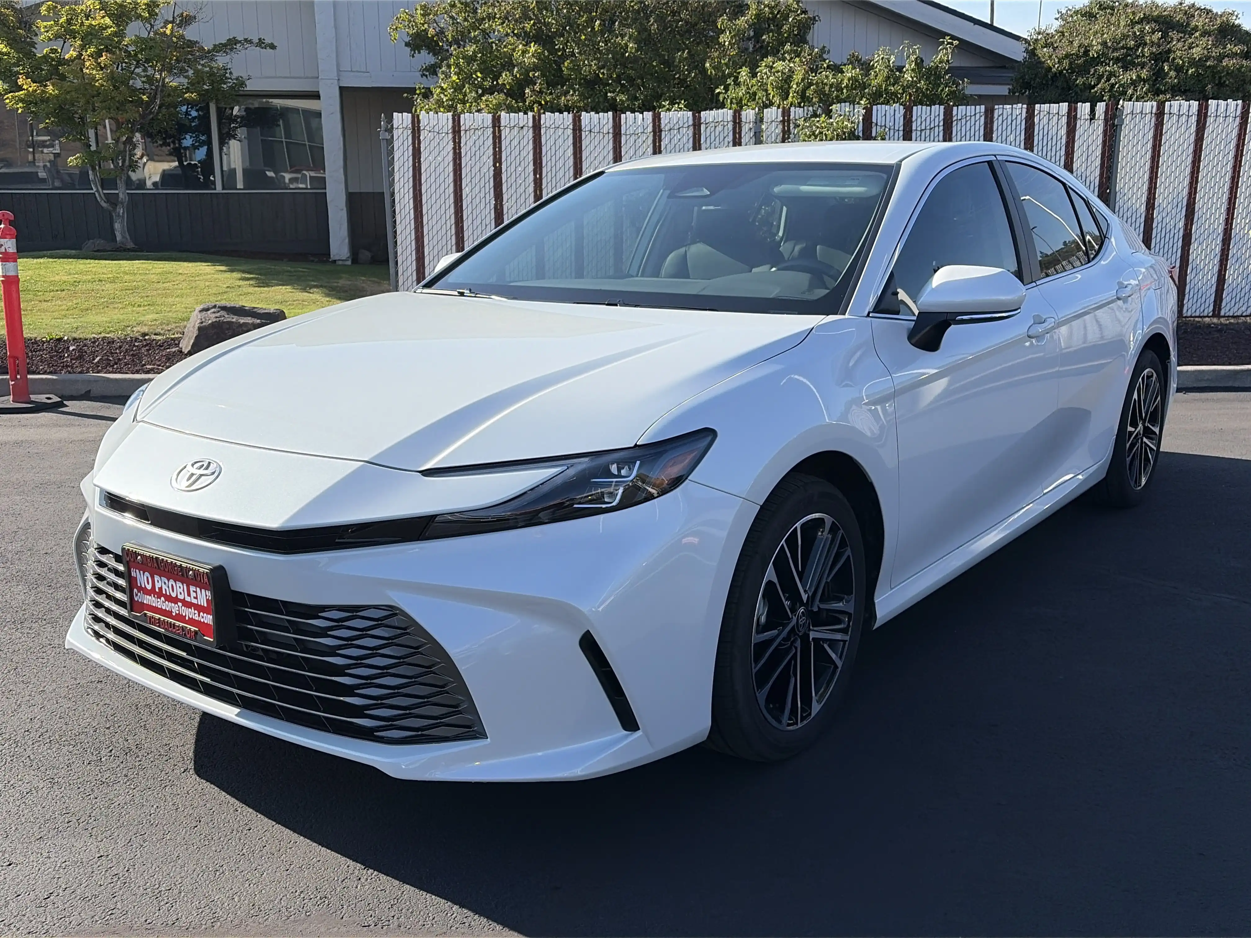 2026 Toyota Camry XLE AWD Hybrid's photo