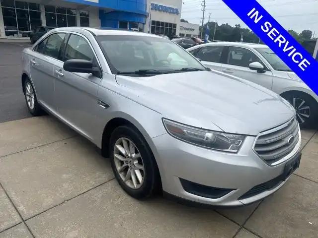 2013 Ford Taurus SE FWD's photo