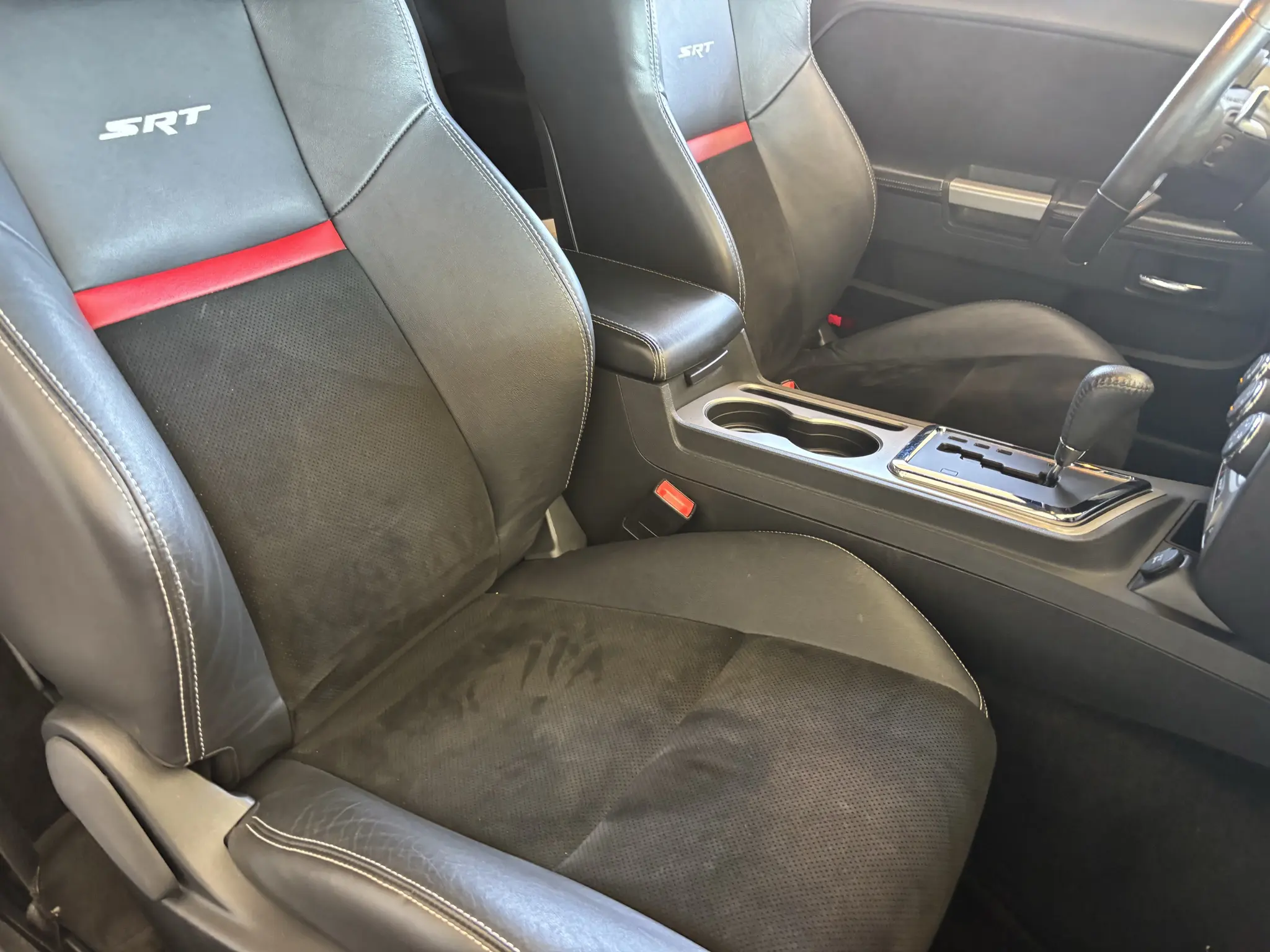 2012 Dodge Challenger SRT8 392 photo 4