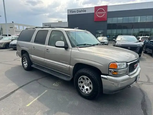 2003 GMC Yukon 4WD 1/2 Ton SLE's photo