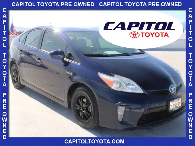 2014 Toyota Prius Three's photo