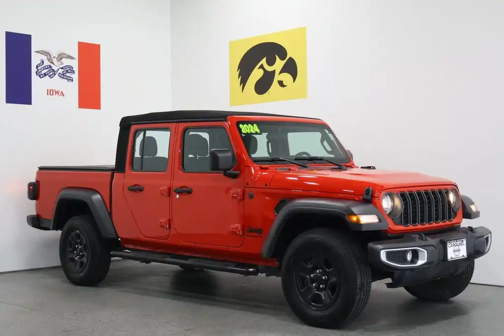 2024 Jeep Gladiator Sport's photo