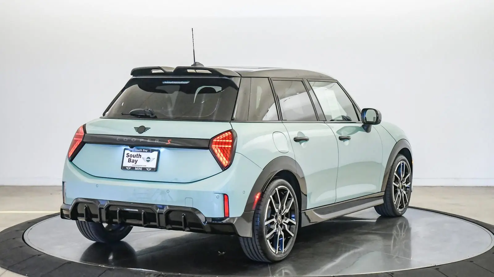 2026 MINI Hardtop Cooper S photo 5