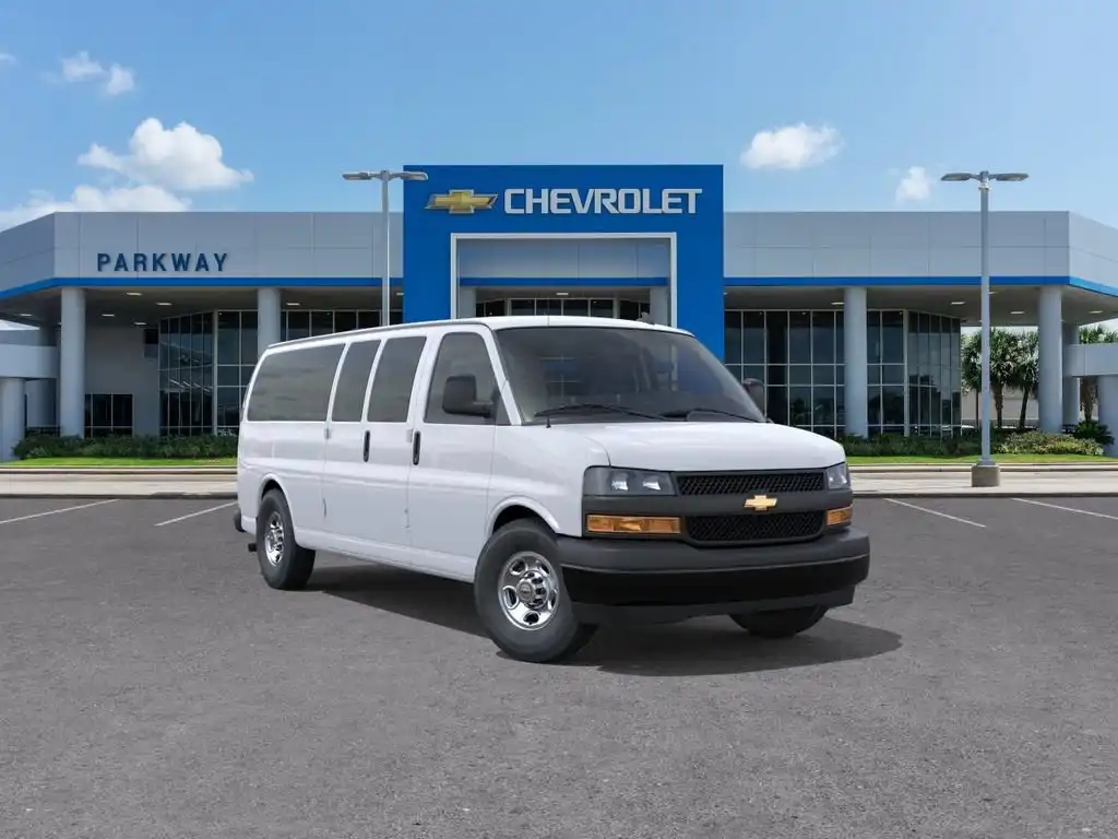 2026 Chevrolet Express 3500 LS Extended's photo