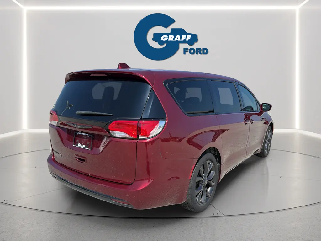 2019 Chrysler Pacifica Touring Plus photo 5