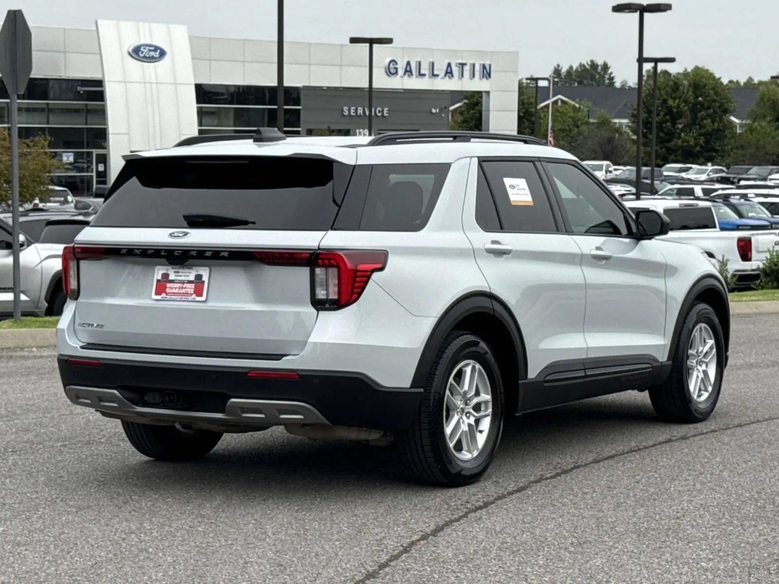 2026 Ford Explorer Active w/100A Pkg photo 5