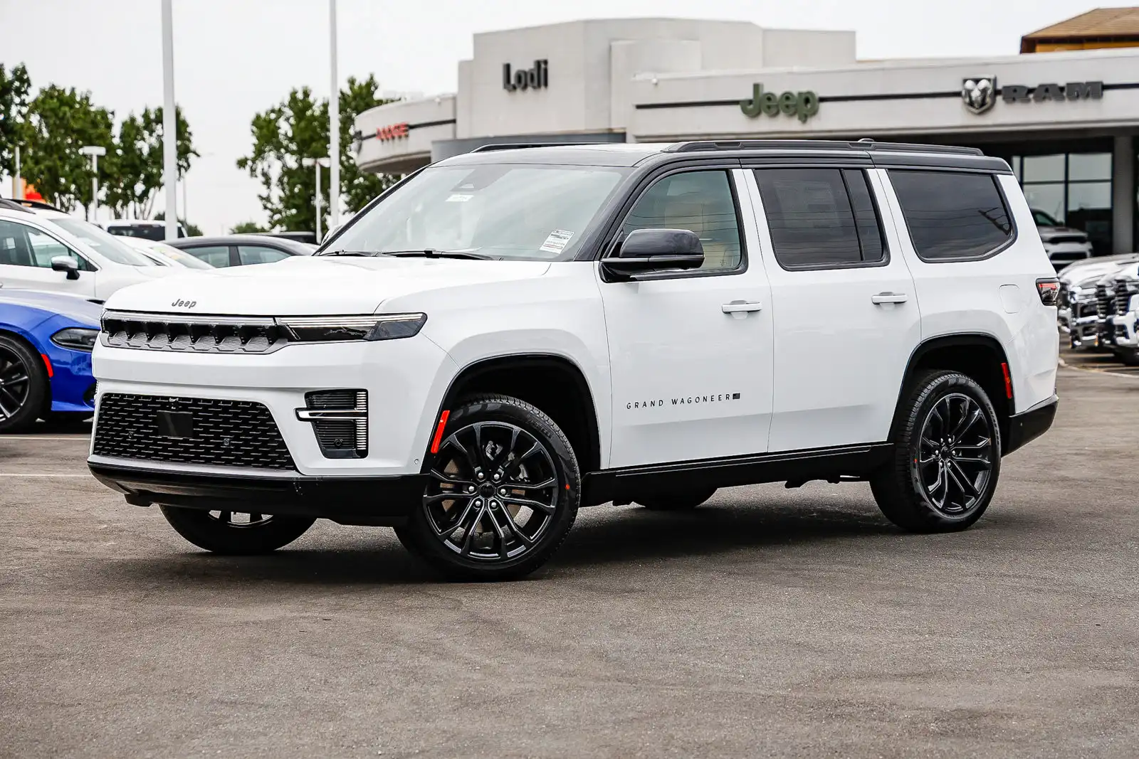 2026 Jeep Grand Wagoneer Summit Reserve 4WD's photo