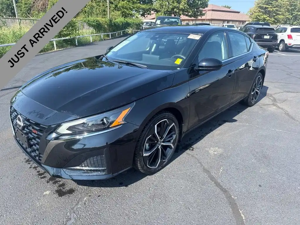 2025 Nissan Altima 2.5 SR's photo