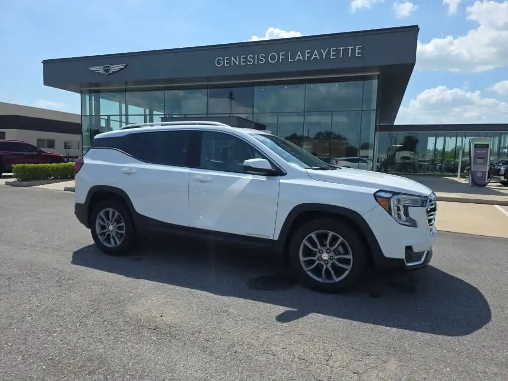 2024 GMC Terrain SLT FWD's photo