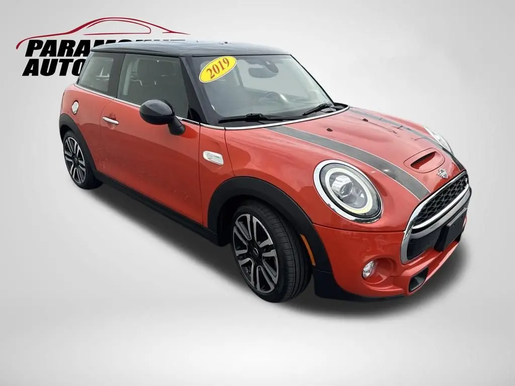 2019 MINI Hardtop Cooper S Iconic photo 3