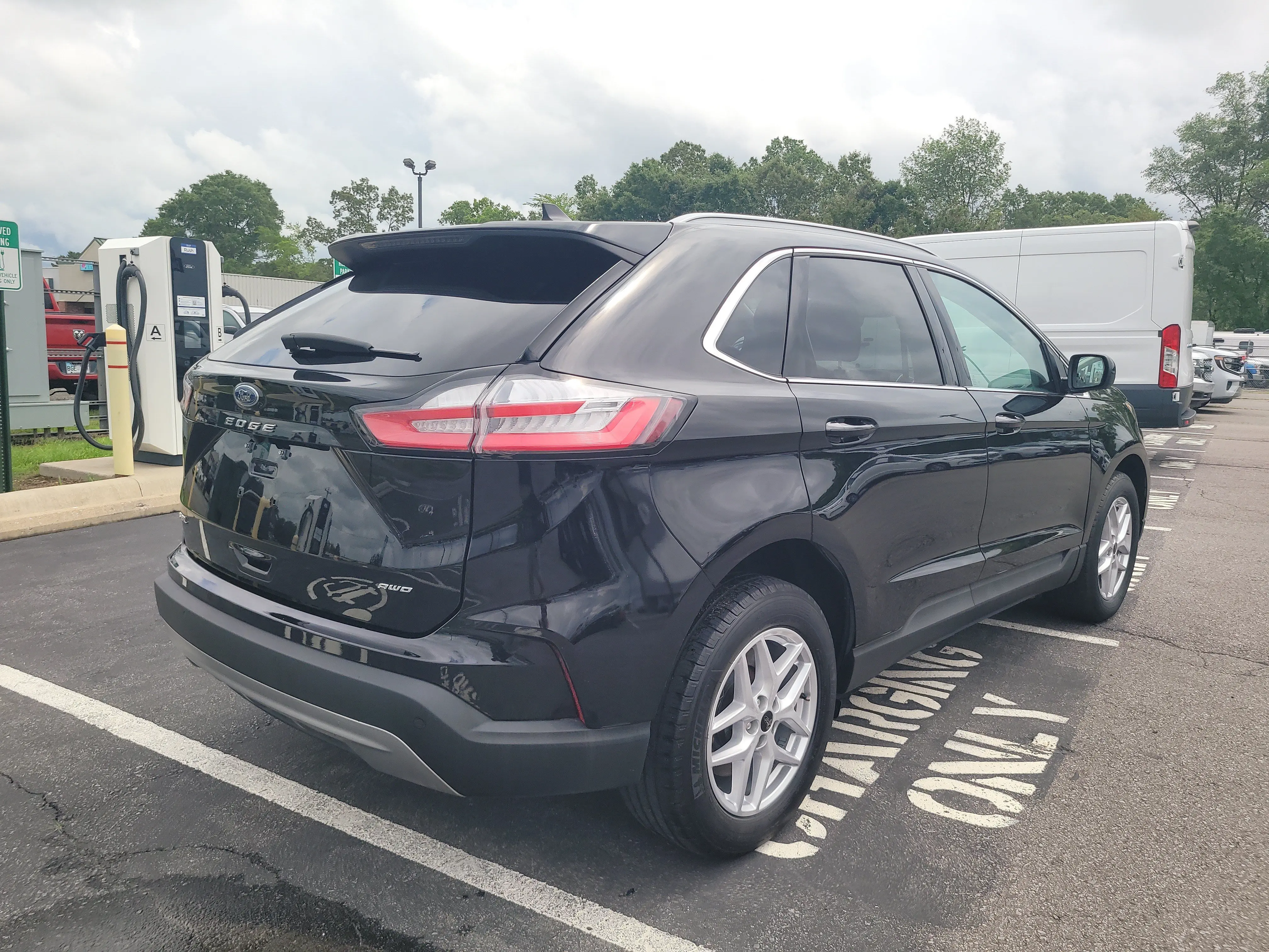 2024 Ford Edge SEL AWD photo 5