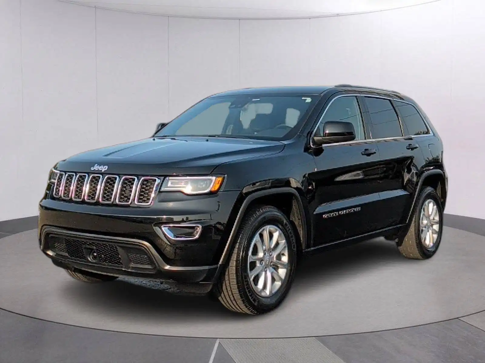 2021 Jeep Grand Cherokee Laredo X's photo