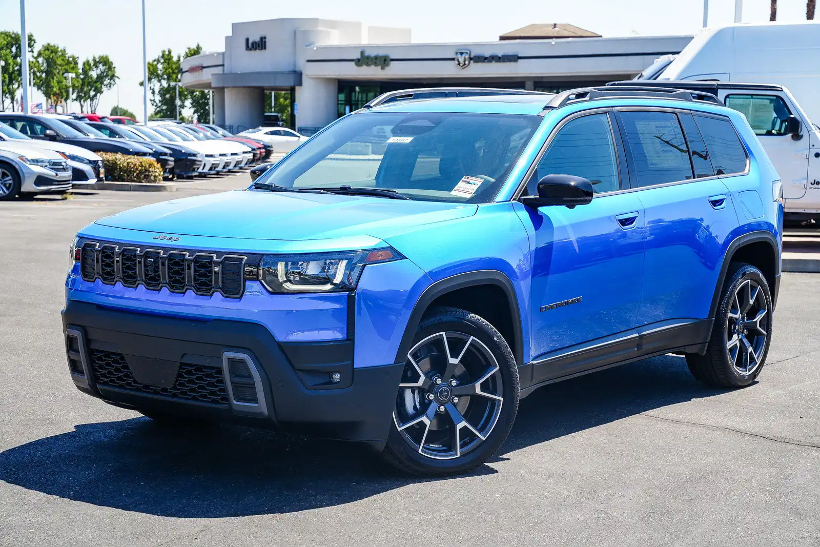 2026 Jeep Cherokee Overland Hybrid 4WD's photo
