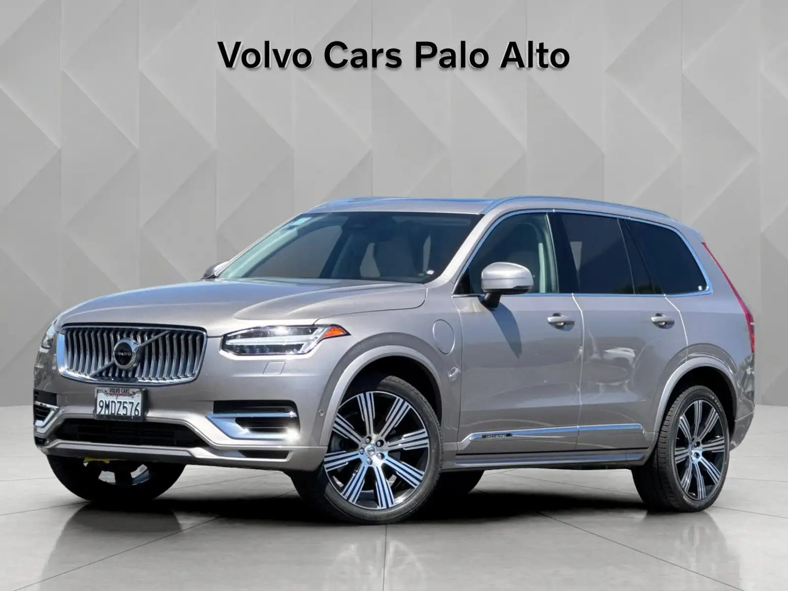 2024 Volvo XC90 T8 Recharge Plus Bright Theme 7-Seat 4WD's photo
