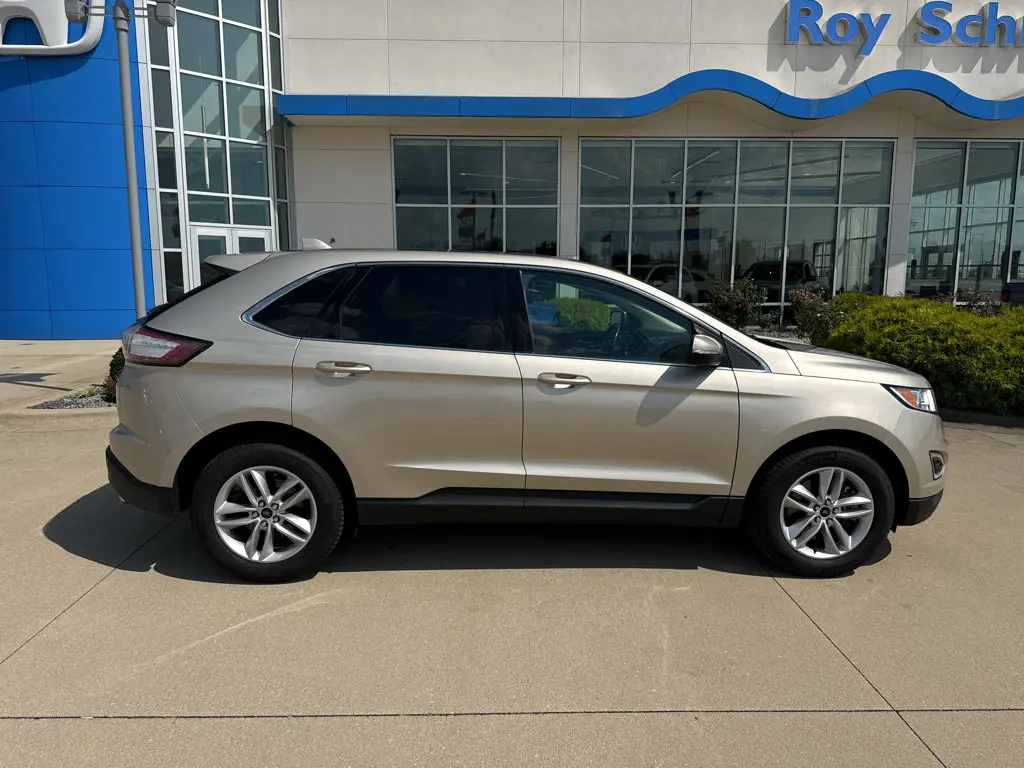 2017 Ford Edge SEL AWD photo 4