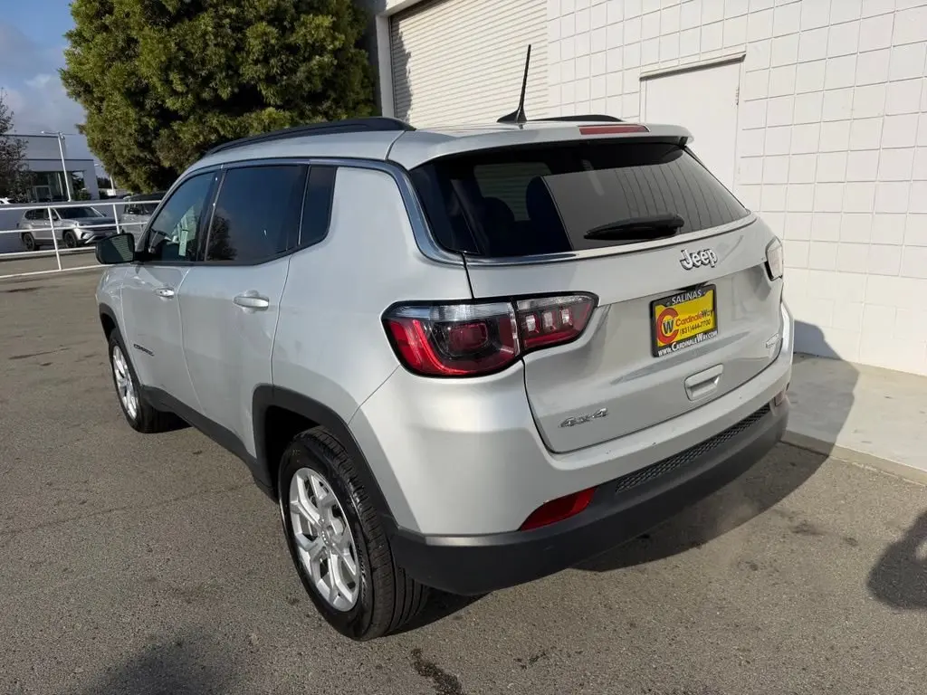 2024 Jeep Compass Latitude 4WD photo 4