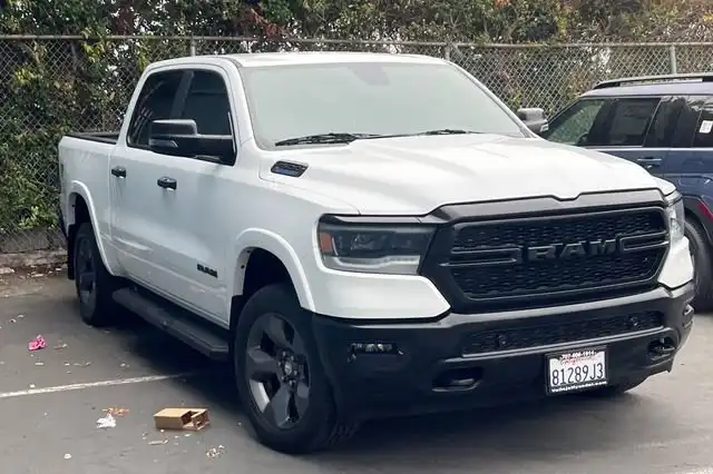 2023 RAM 1500 Big Horn/Lone Star 4x4 Crew Cab 5'7's photo