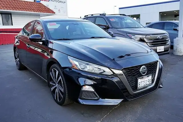 2022 Nissan Altima 2.5 SR's photo