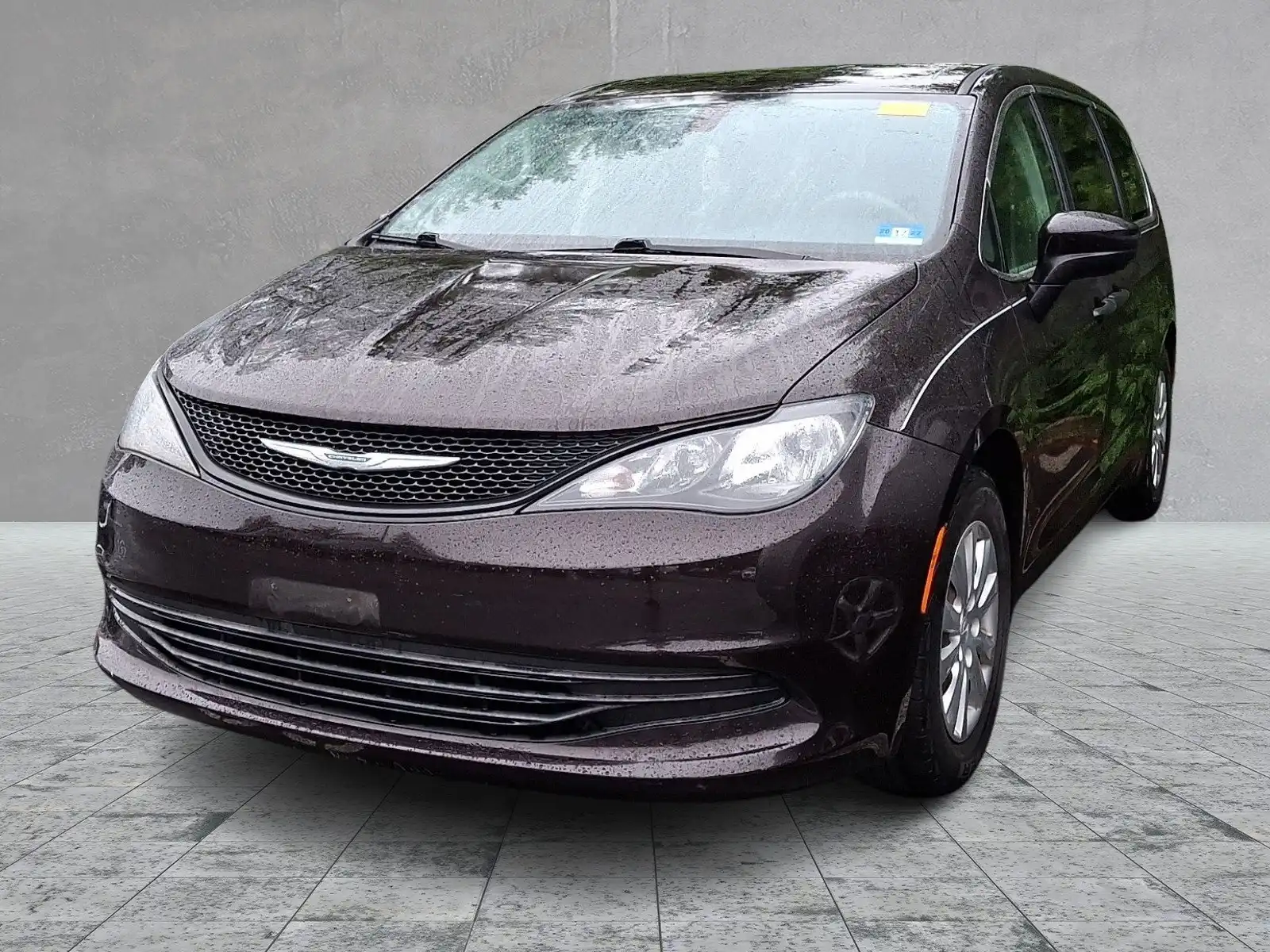 2018 Chrysler Pacifica L's photo