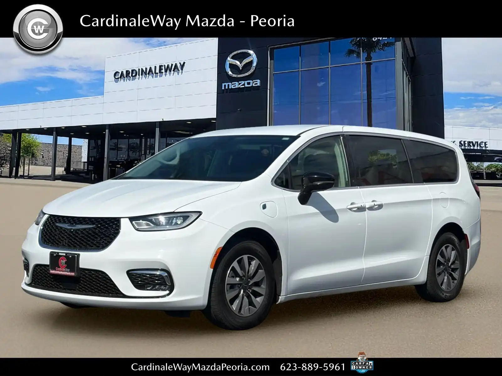 2024 Chrysler Pacifica Hybrid PHEV Select's photo