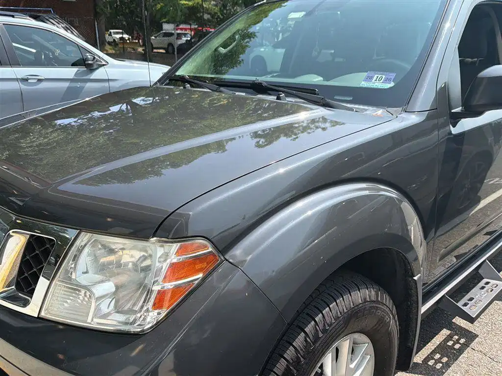 2015 Nissan Frontier 4.0 SV Crew Cab 4X4 AT SWB's photo