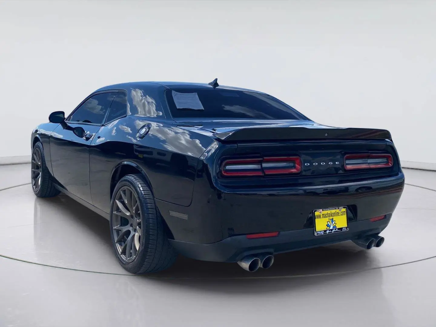 2018 Dodge Challenger SXT photo 3
