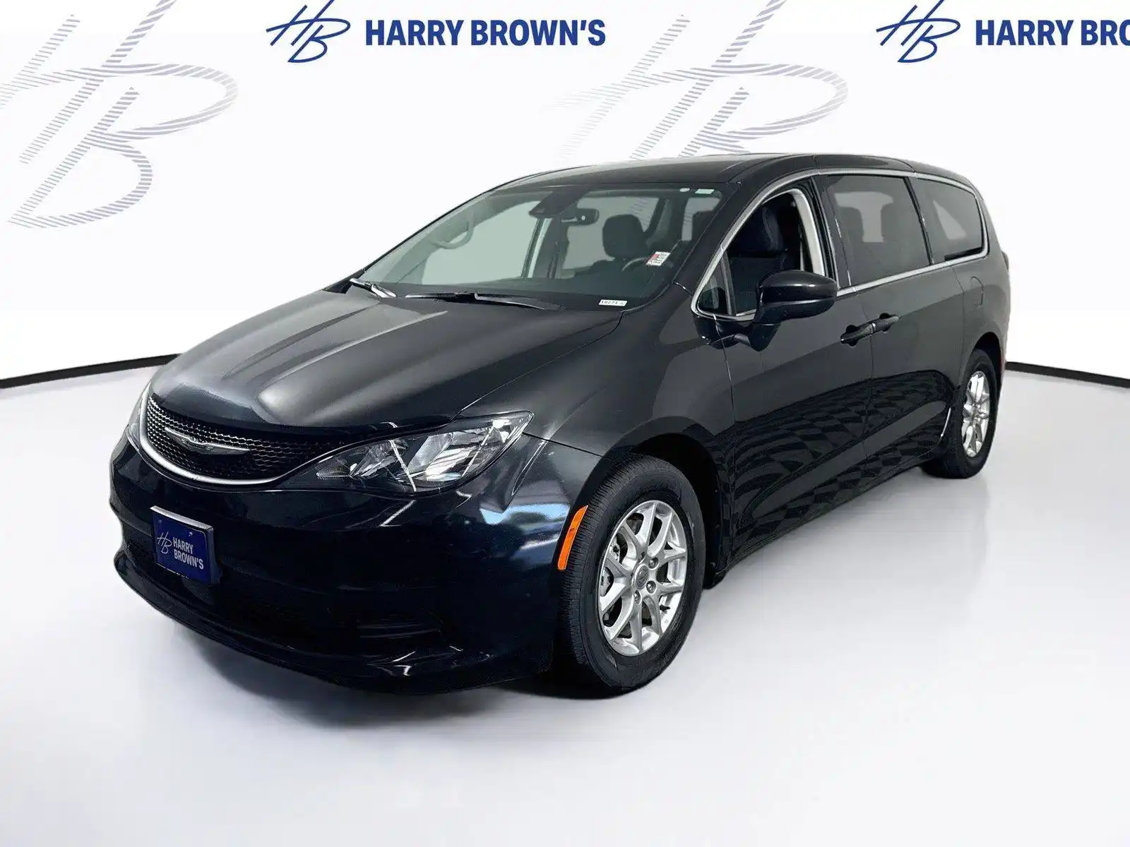 2023 Chrysler Voyager LX's photo