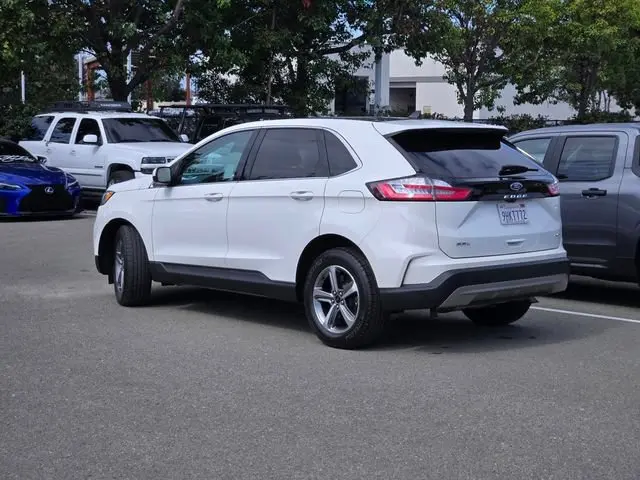 2023 Ford Edge SEL AWD photo 4