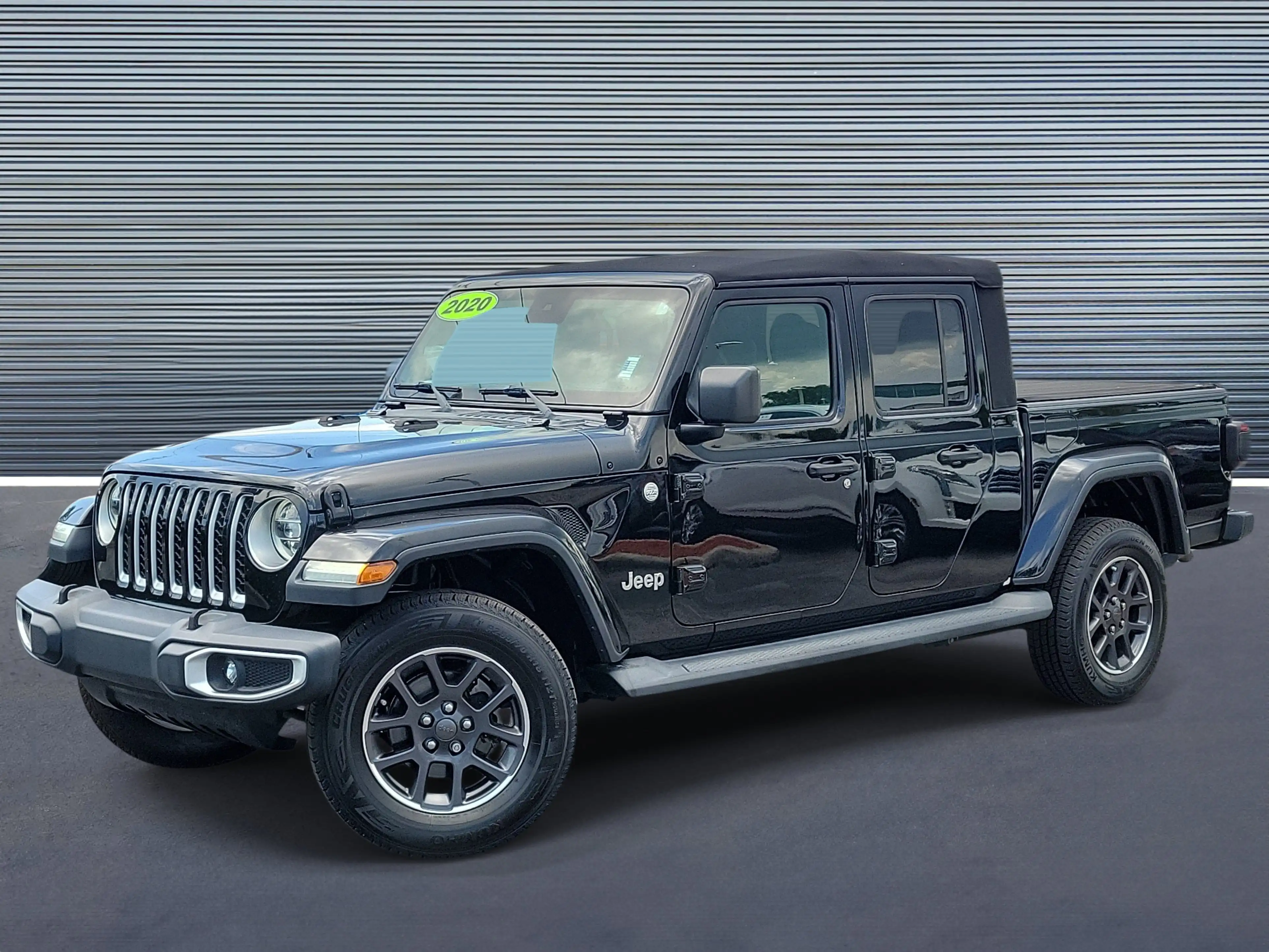 2020 Jeep Gladiator Overland's photo