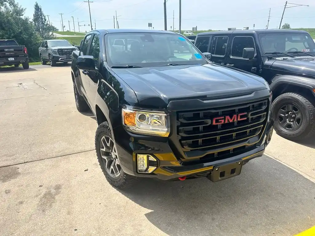 2021 GMC Canyon AT4 4WD Crew Cab Short Box's photo