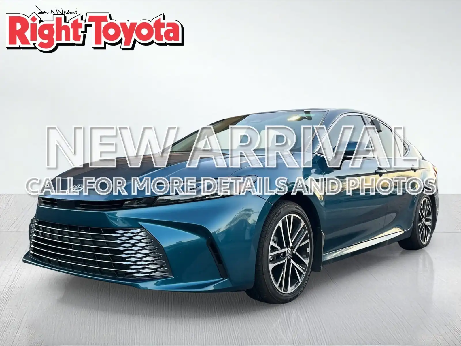 2026 Toyota Camry XLE Hybrid's photo