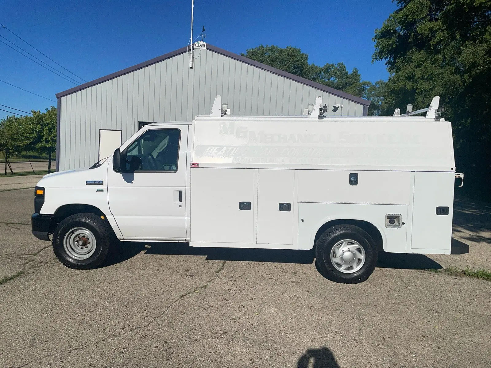 2015 Ford E-Series SRW E-350 Super Duty 138 in WB photo 5