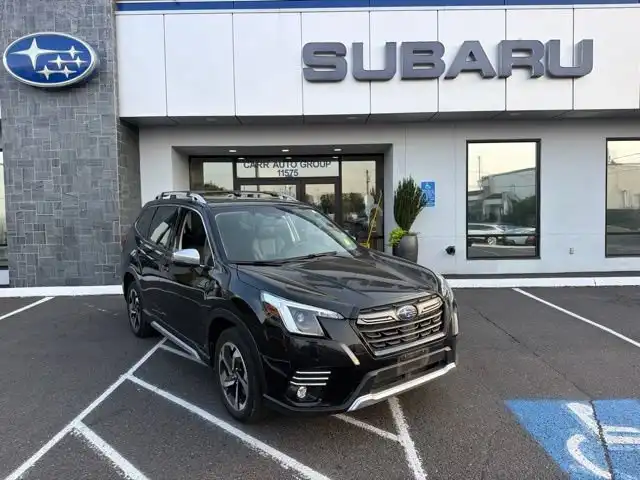 2023 Subaru Forester Touring's photo