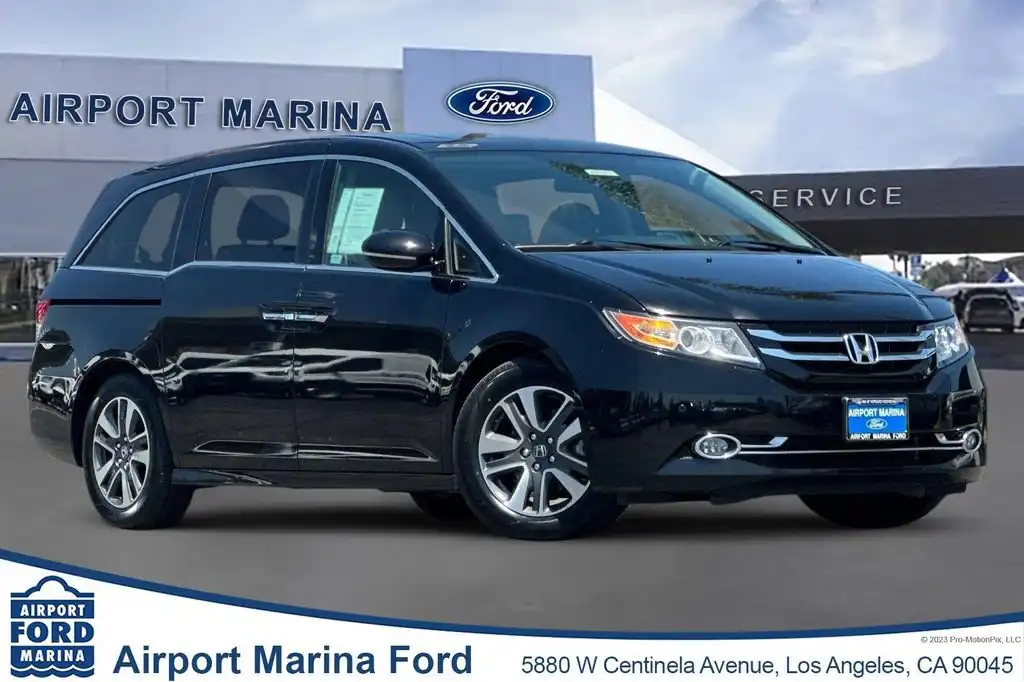 2016 Honda Odyssey Touring Elite's photo