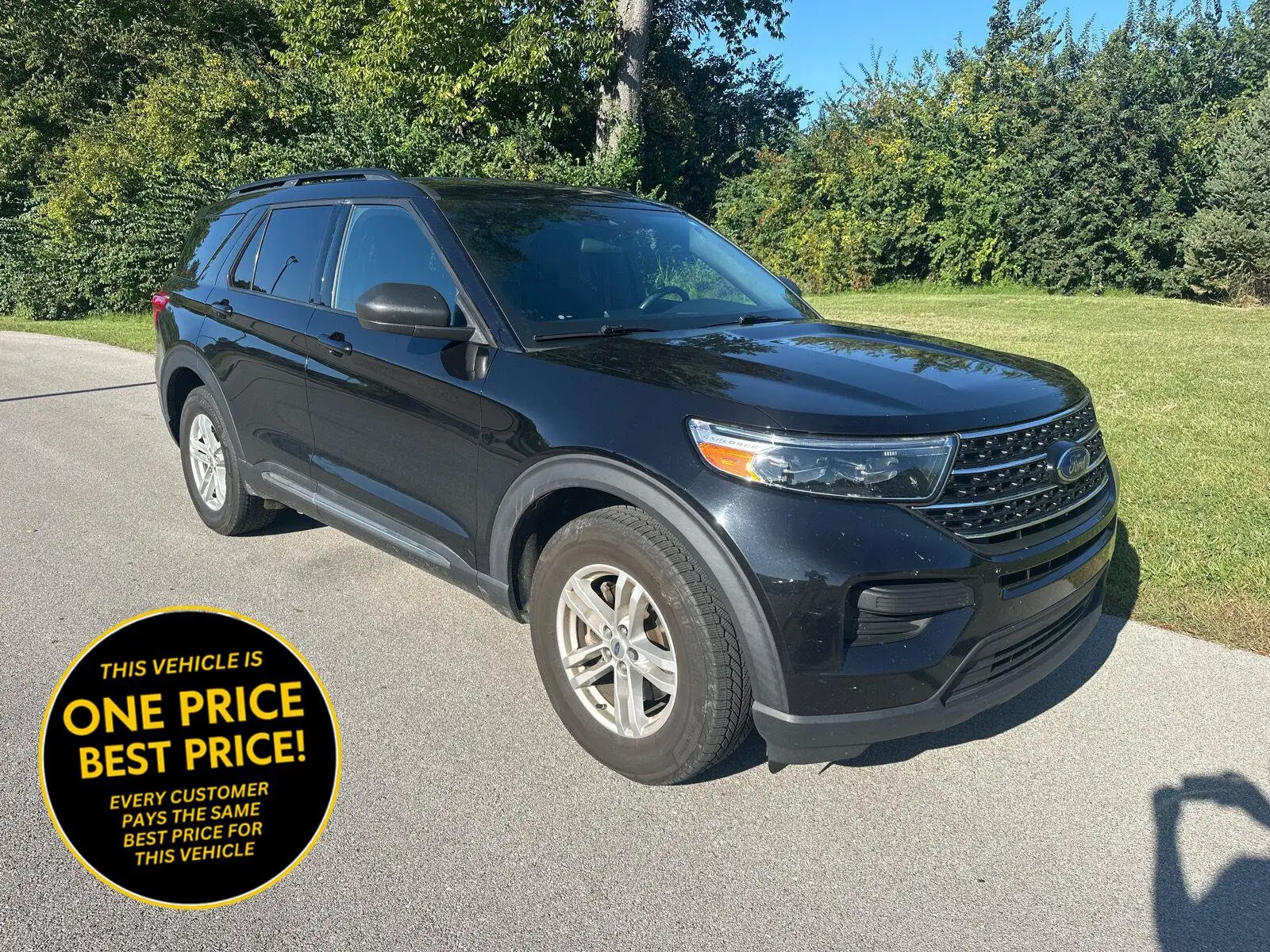 2020 Ford Explorer XLT 4WD photo 1