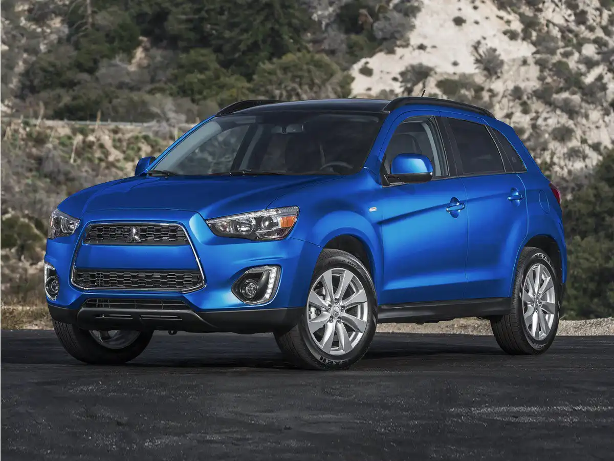 2015 Mitsubishi Outlander Sport 2.4 ES's photo