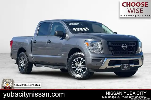 2024 Nissan Titan SV 4X4 Crew Cab's photo