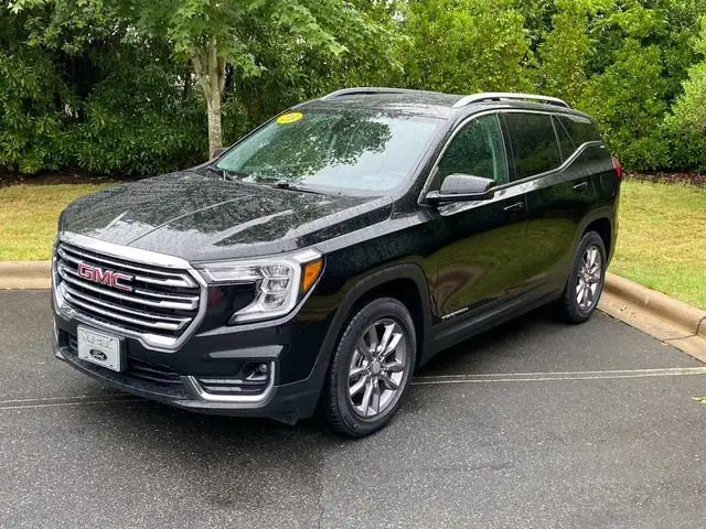 2023 GMC Terrain SLT AWD photo 3