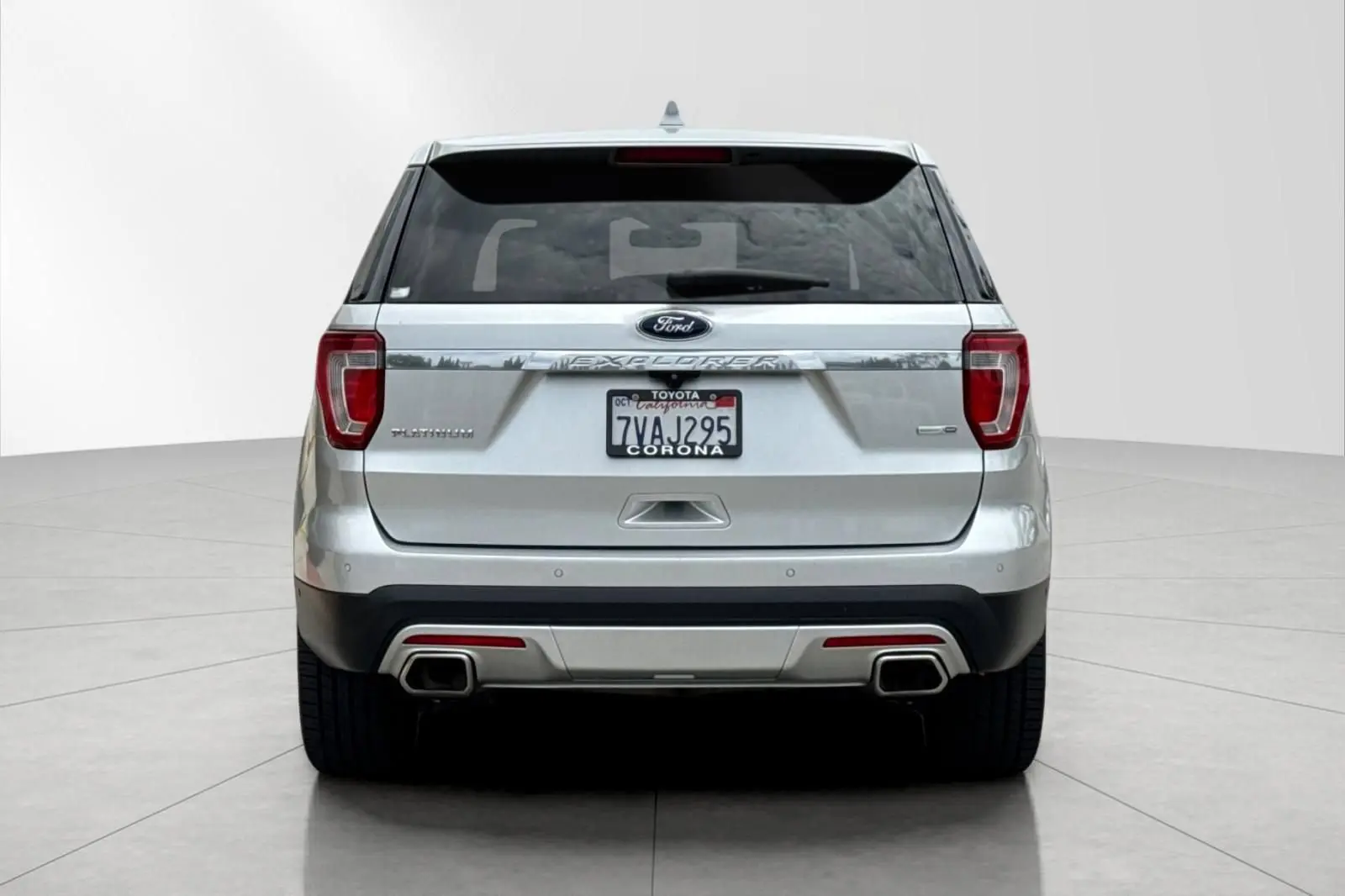 2016 Ford Explorer Platinum 4WD photo 4
