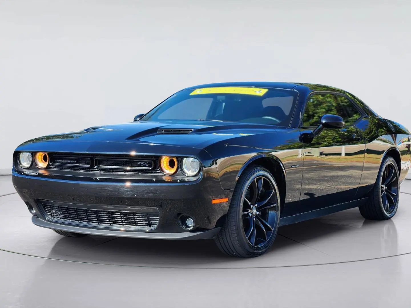 2017 Dodge Challenger R/T photo 3